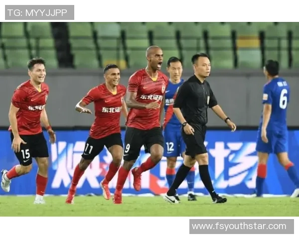 重庆足球队以58分领跑世锦赛积分榜展现强劲实力